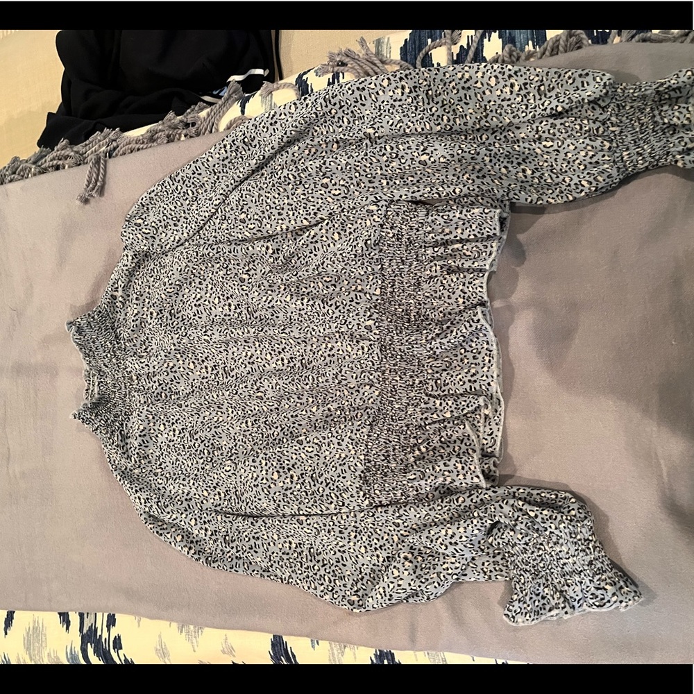 Blue Cheetah print elastic waist top
